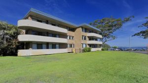 Right on the sands at Little Beach and walk to the heart of Nelson Bay - Accommodation Adelaide