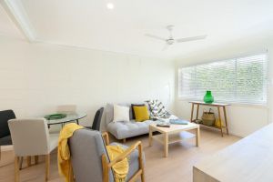 Spacious and Bright Apartment Minutes to the Beach - Accommodation Adelaide