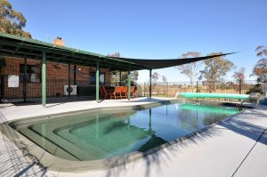 Talga Escape Rothbury with pool and views - Accommodation Adelaide