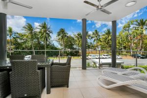 Beachfront Apartment with Ocean Views 4 - Accommodation Adelaide